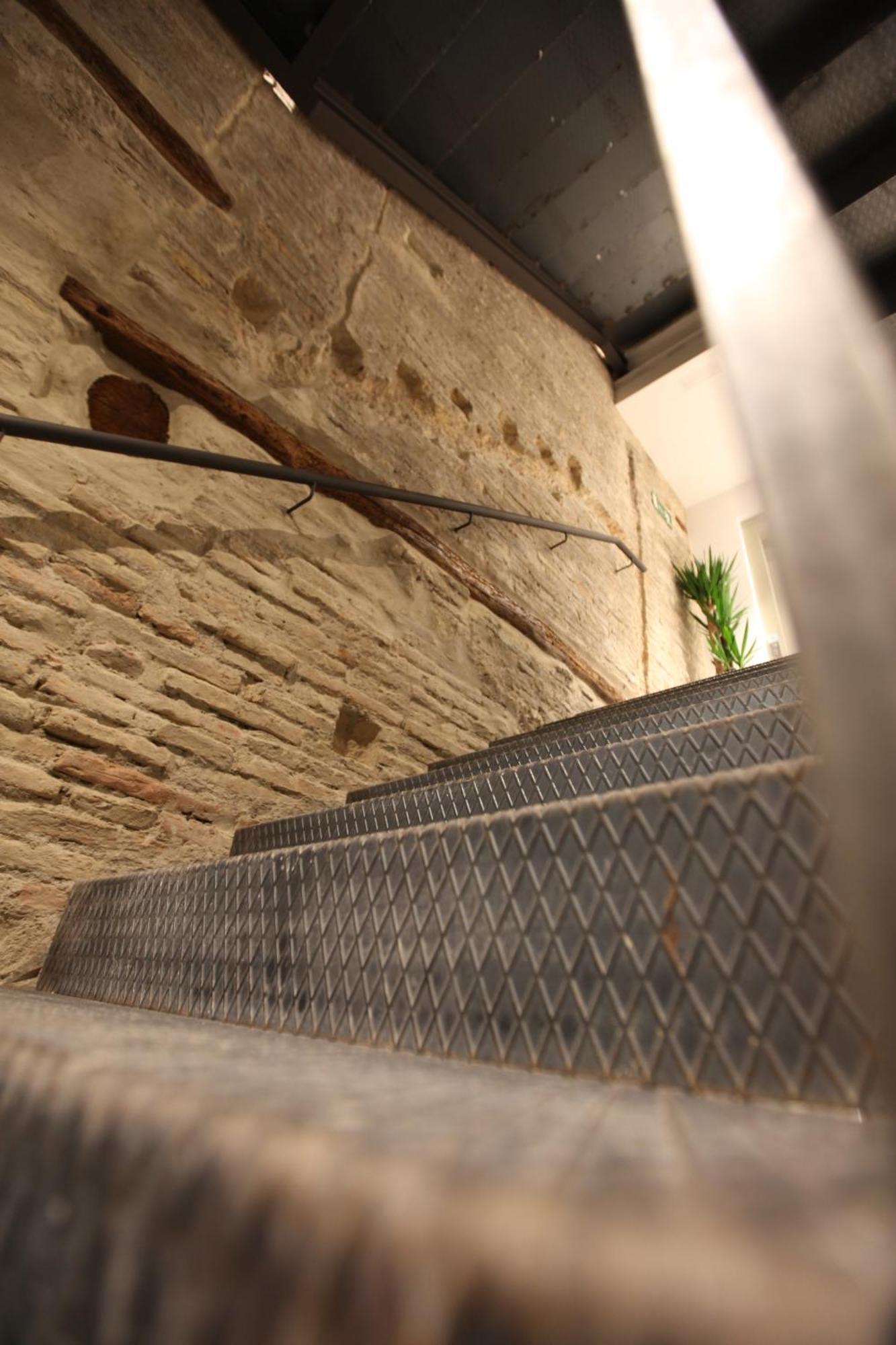 Vtz The Botanic Hostel Saragosse Extérieur photo