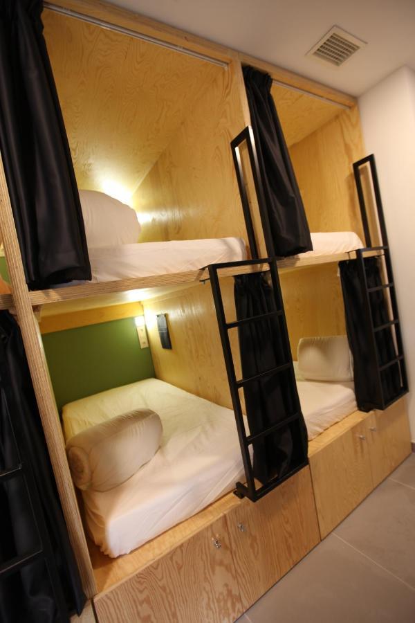 Vtz The Botanic Hostel Saragosse Extérieur photo