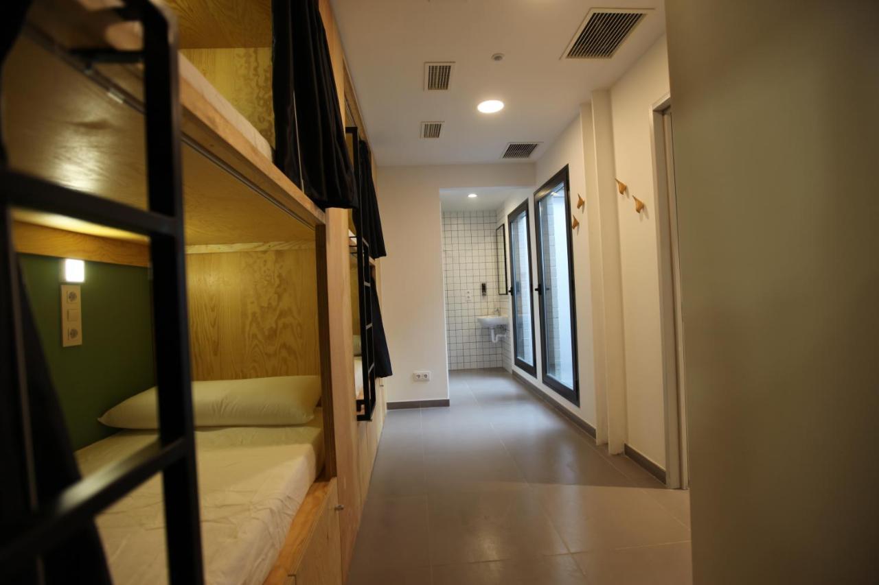 Vtz The Botanic Hostel Saragosse Extérieur photo